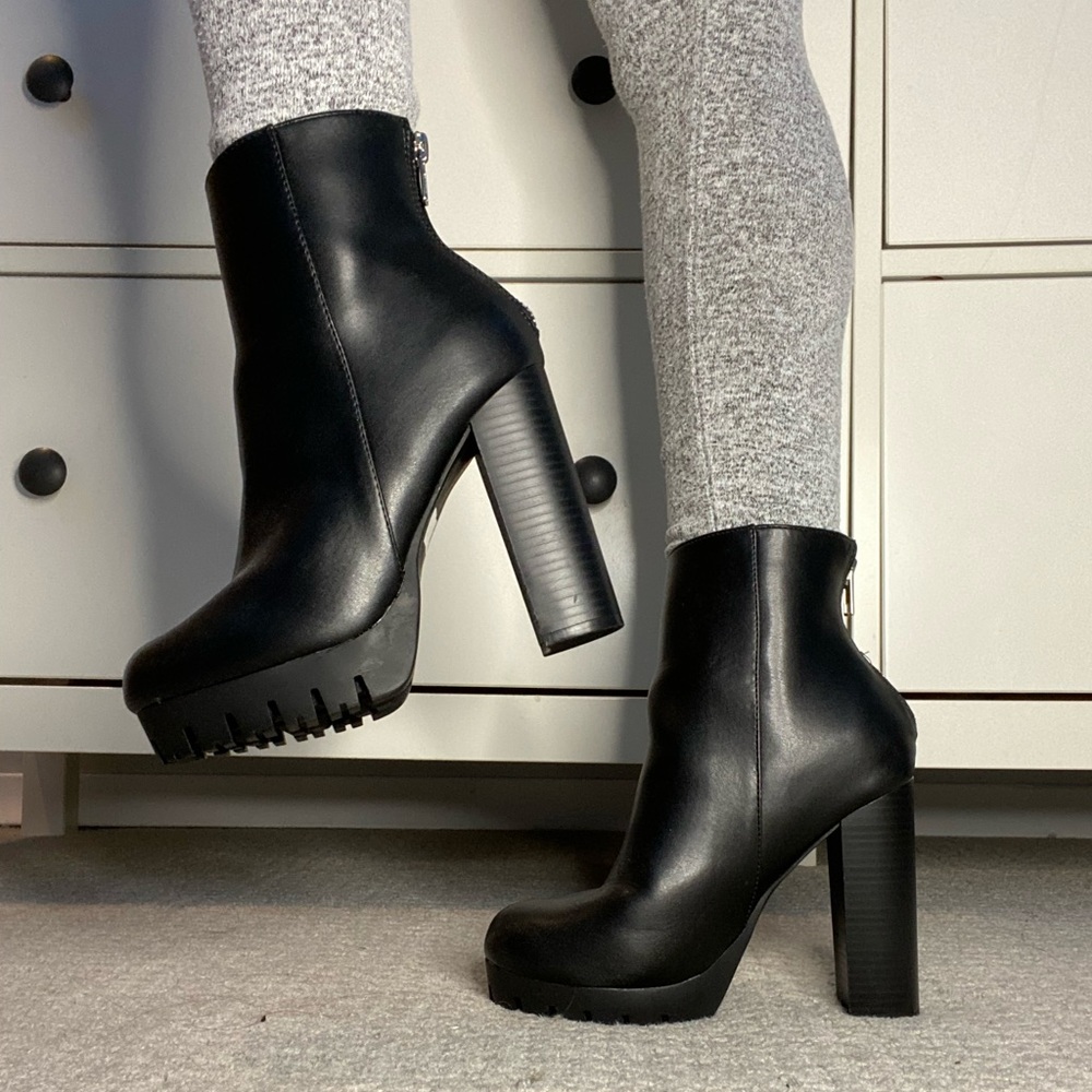 Black Fashion Nova Heeled Boot - Picture 4 of 6